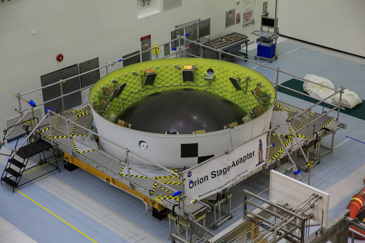 Orion Stage Adapter with multiple cubesats for secondary payload deployment