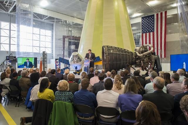 NASA Acting Administrator Robert Lightfoot presenting an award at a 2018 ceremony.