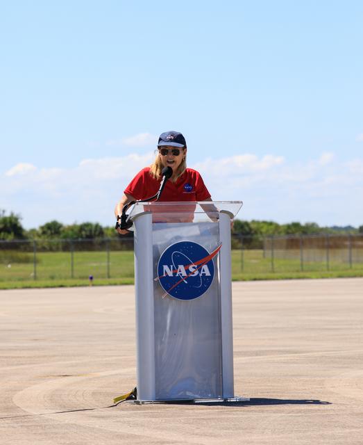 NASA officials and media gather for SpaceX Crew-5 mission briefing at Kennedy Space Center.